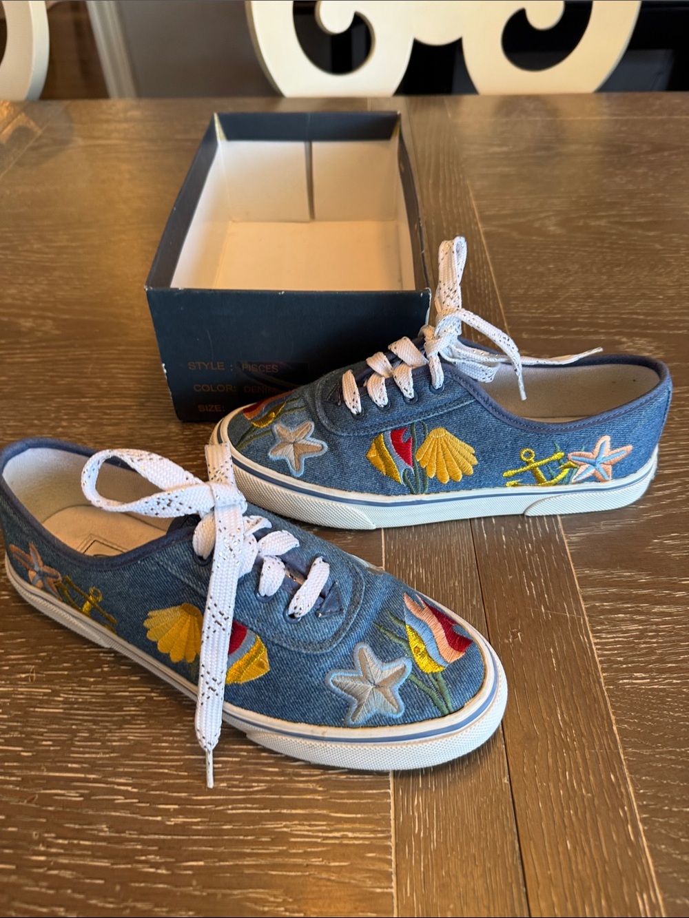 Sabastino vintage sneaker embroidered denim sea theme Pisces style size 8 womens